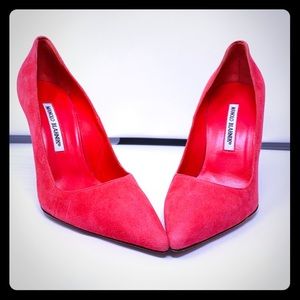 Shrimp colored suede Manolo Blahnik Stilettos